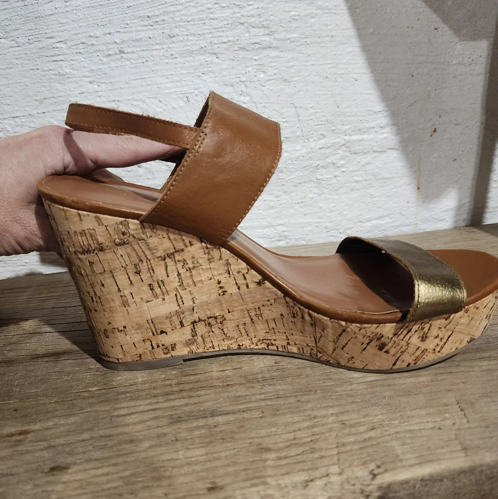Gap Women's‎ Brown and Gold Wedge Sandals size 10